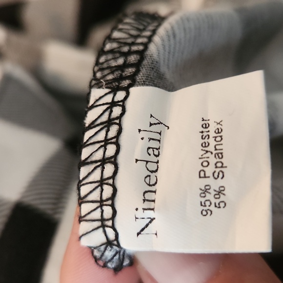 Women's Zip Up Lightweight Flannel Shirt - Picture 7 of 7